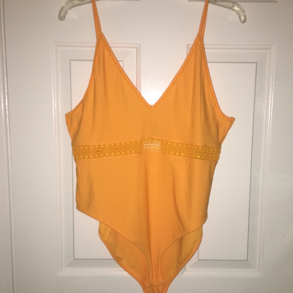 Yellow Bodysuit with lace details - Picture 5 of 6